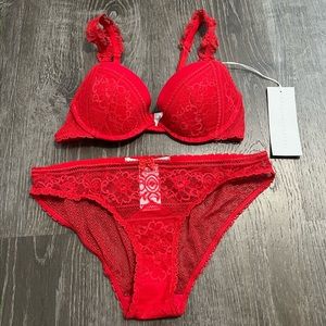 STELLA MCCARTNEY***Red Lace Bra 32B + Small Underwear***$269